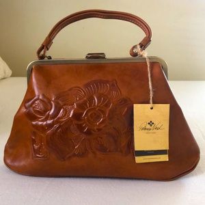 NWT Patricia Nash Italian Leather large camel color handbag.